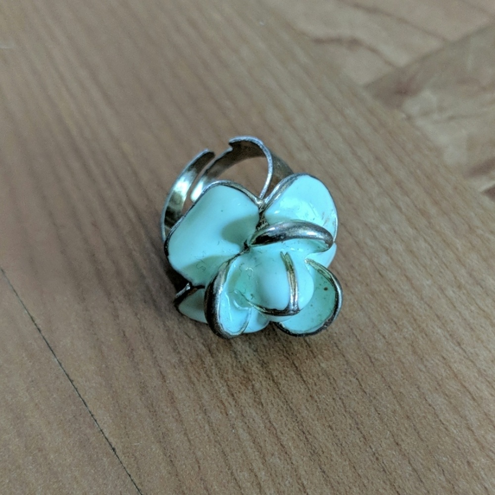 Seafoam green flower ring